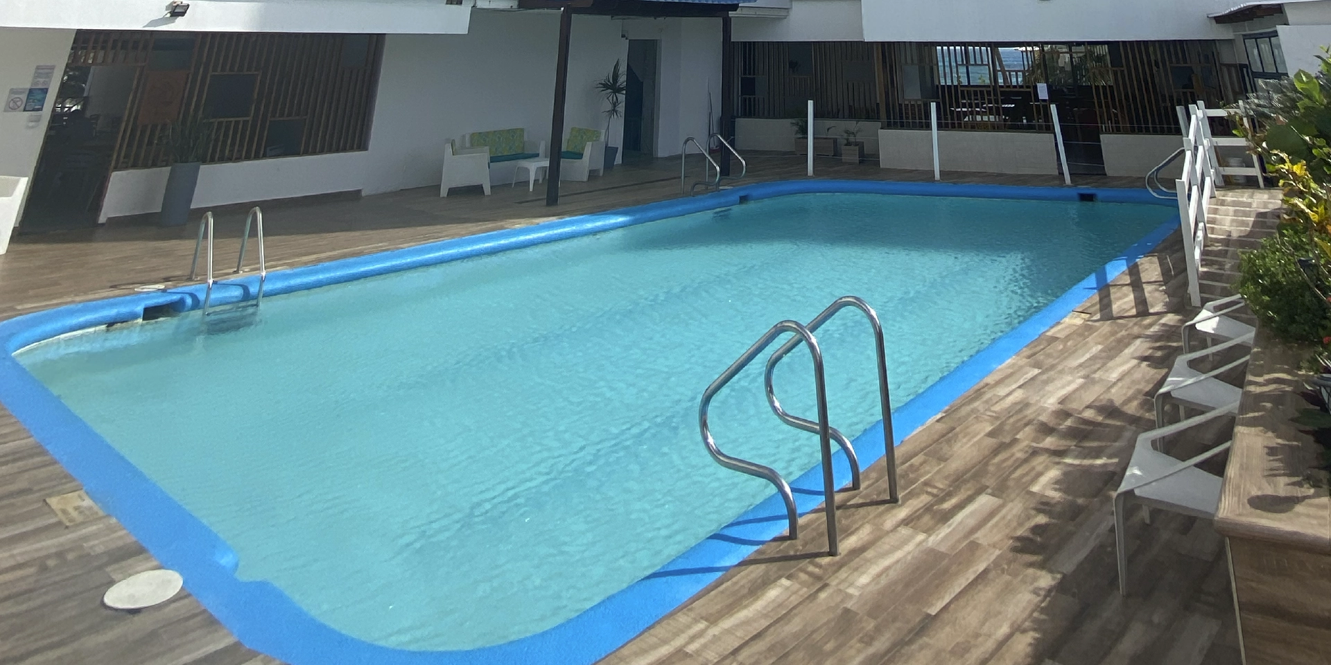 on-vacation-ecuador-destino-internacional-san-andres-hotel-tone-piscina-disponible