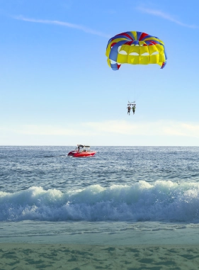 On Vacation Ecuador - Hotel Toné servicios extras y atracciones Parasail