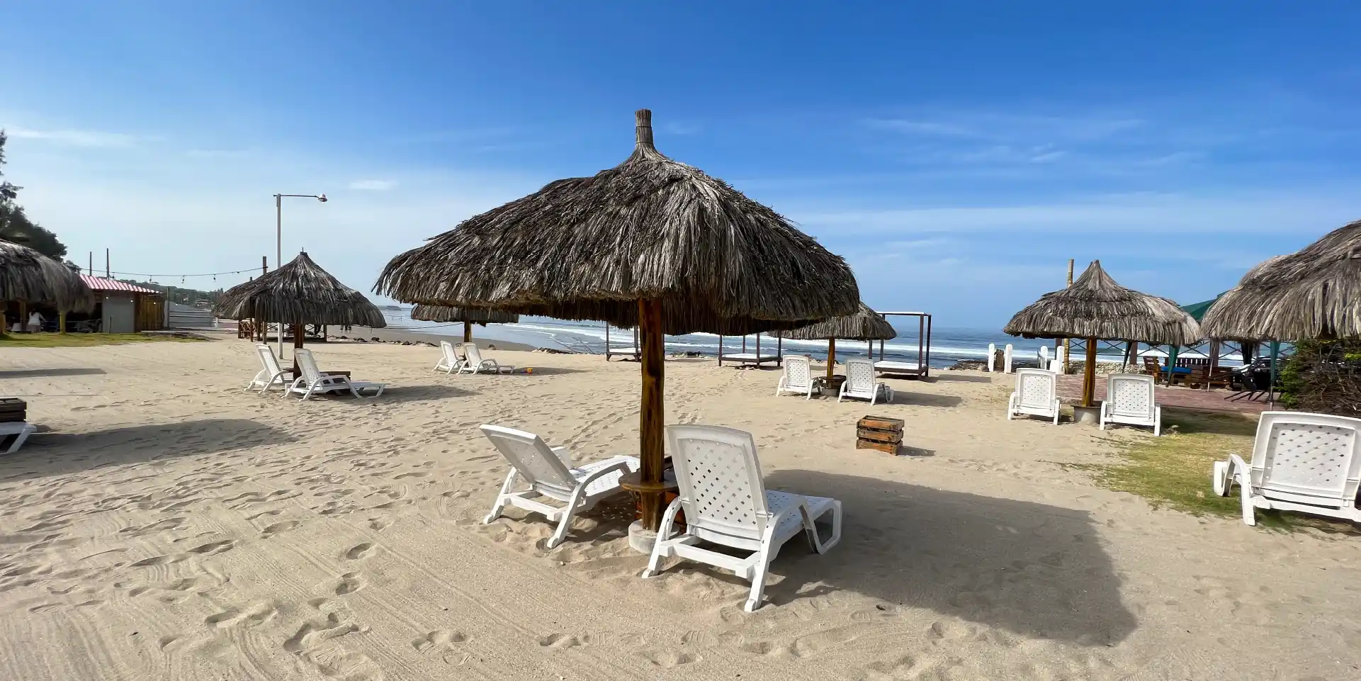 on-vacation-ecuador-montanita-hotel-howard-playa-03