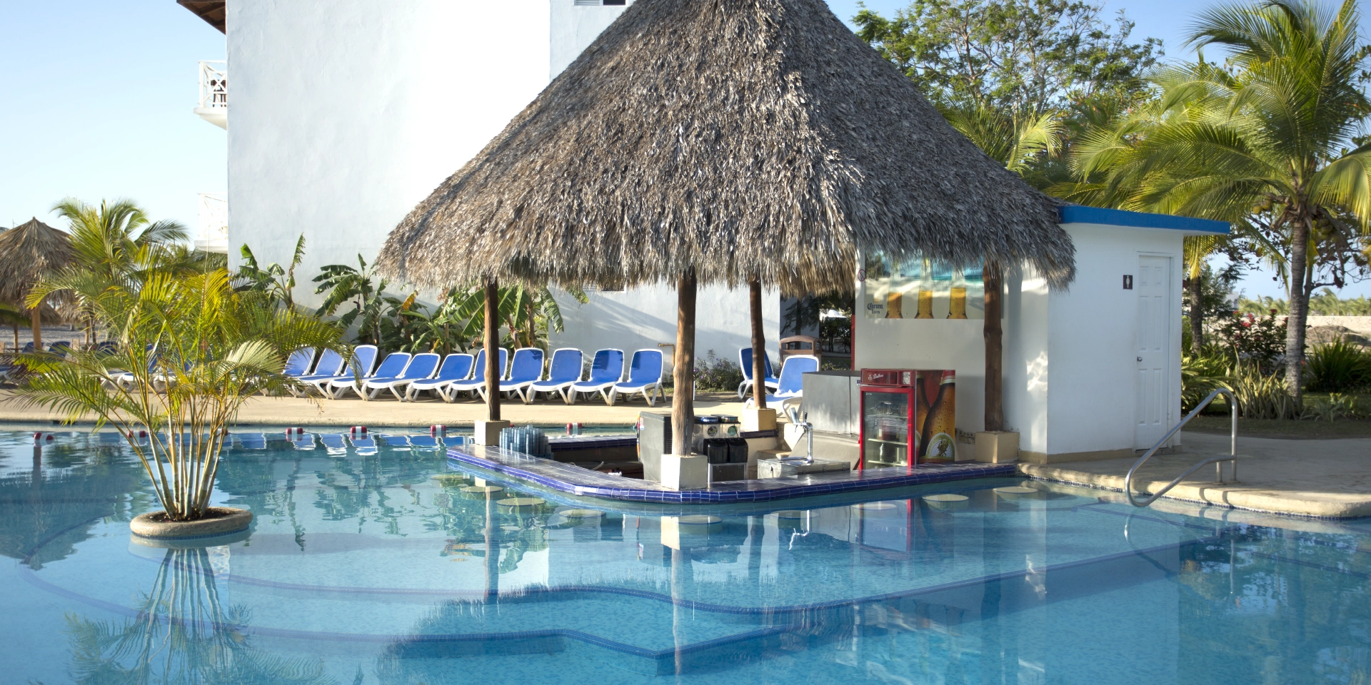 on-vacation-colombia-destino-cancun-hoteles-princess-piscina-02