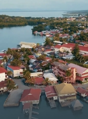 Bocas tiene 3 islas principales: Isla Colón, Isla Carenero e Isla Bastimentos. La mayoría de surfers y viajeros alternan su visita entre ellas
BOCAS DEL TORO