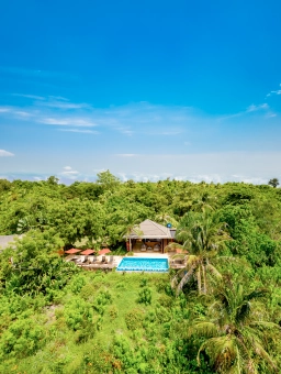 on-vacation-colombia-destination-san-andres-acantilado-de-la-tierra-hotel