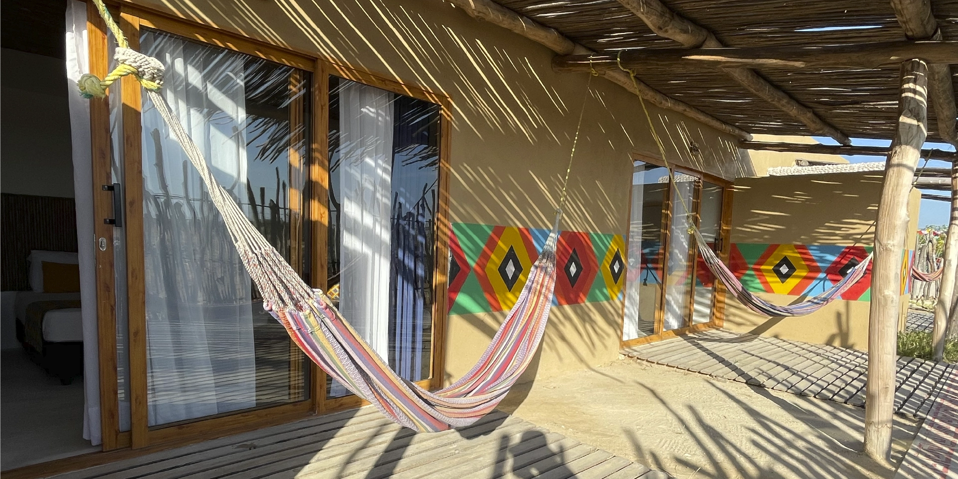 on-vacation-colombia-destino-guajira-hotel-wayira-beach-bungalow-habitacion-1920x960px -8