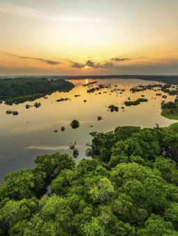 on-vacation-colombia-amazonas-destination