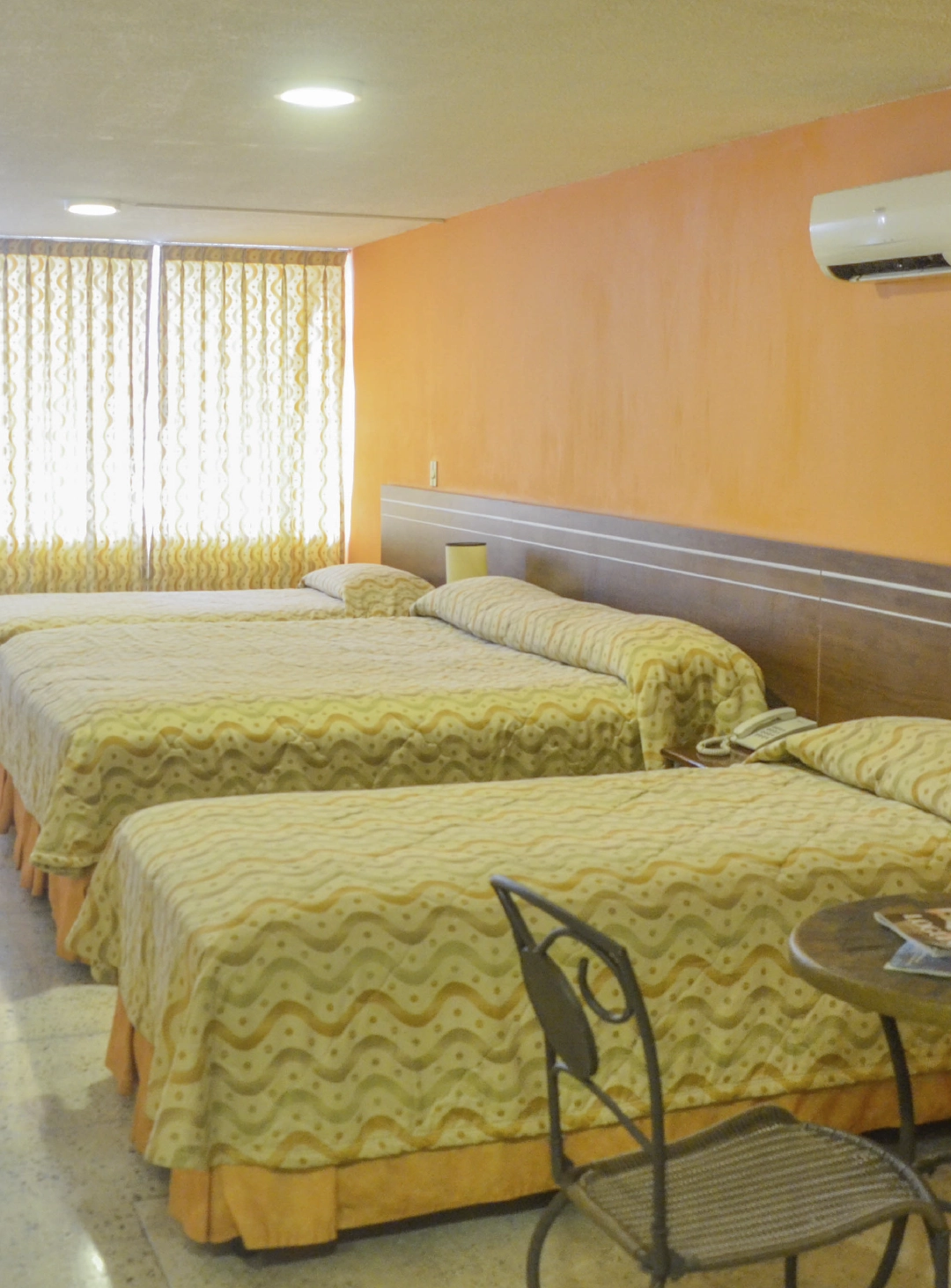 3 single beds, capacity: 3 people                Standard Triple