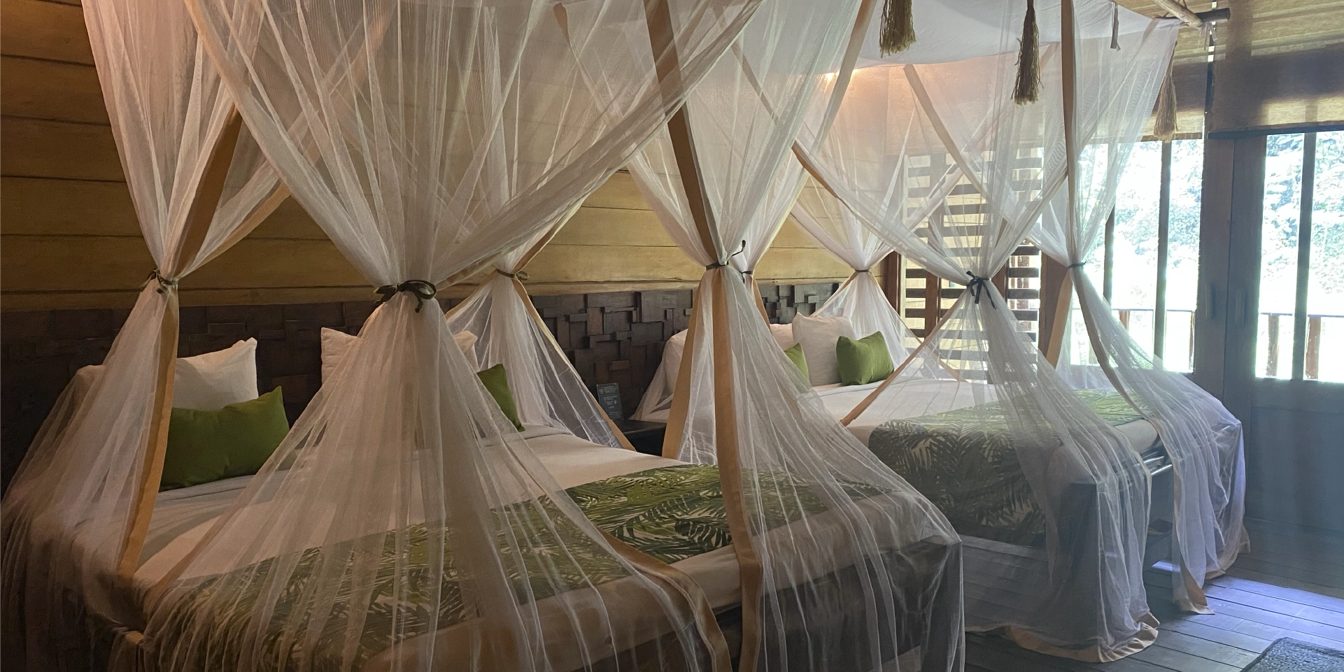 on-vacation-colombia-destino-amazonas-hotel-amazon-habitacion-triple-1920x960px 1 7