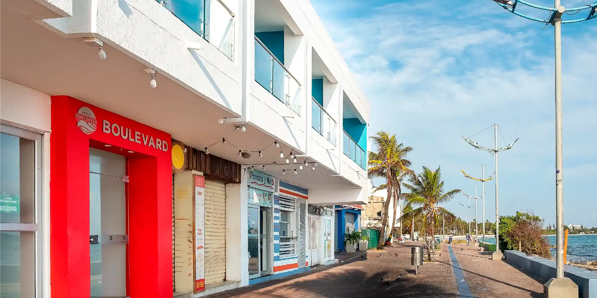 on-vacation-colombia-destination-san-andres-hotel-portobelo-boulevard-facade-1920x960_11zon