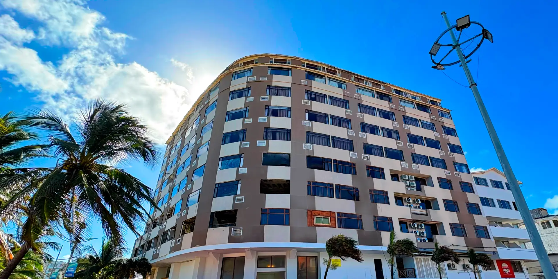 on-vacation-colombia-destination-san-andres-hotel-tone-1920x960px 7 10 (1)