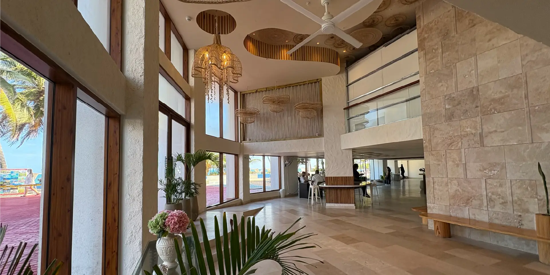 on-vacation-colombia-destination-san-andres-hotel-tone-1920x960px 7 2 (1)