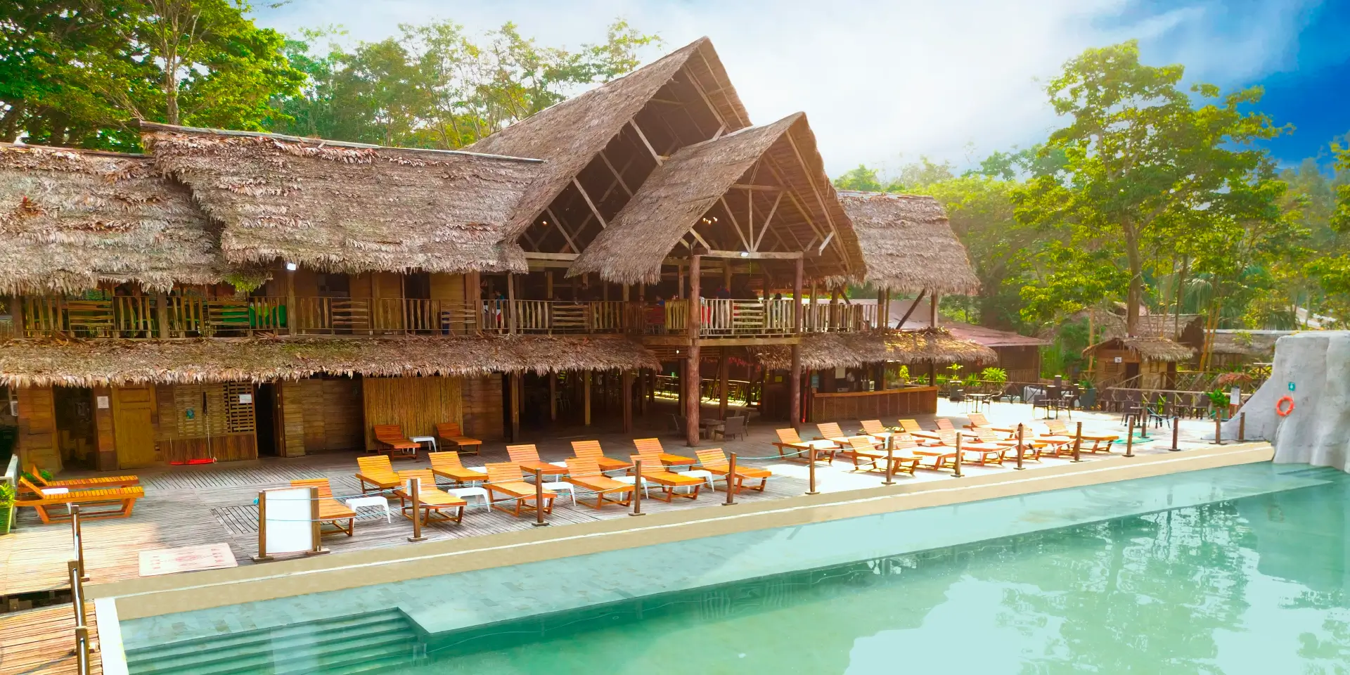 on-vacation-colombia-destino-amazonas-hotel-amazon-hotel-y-piscina