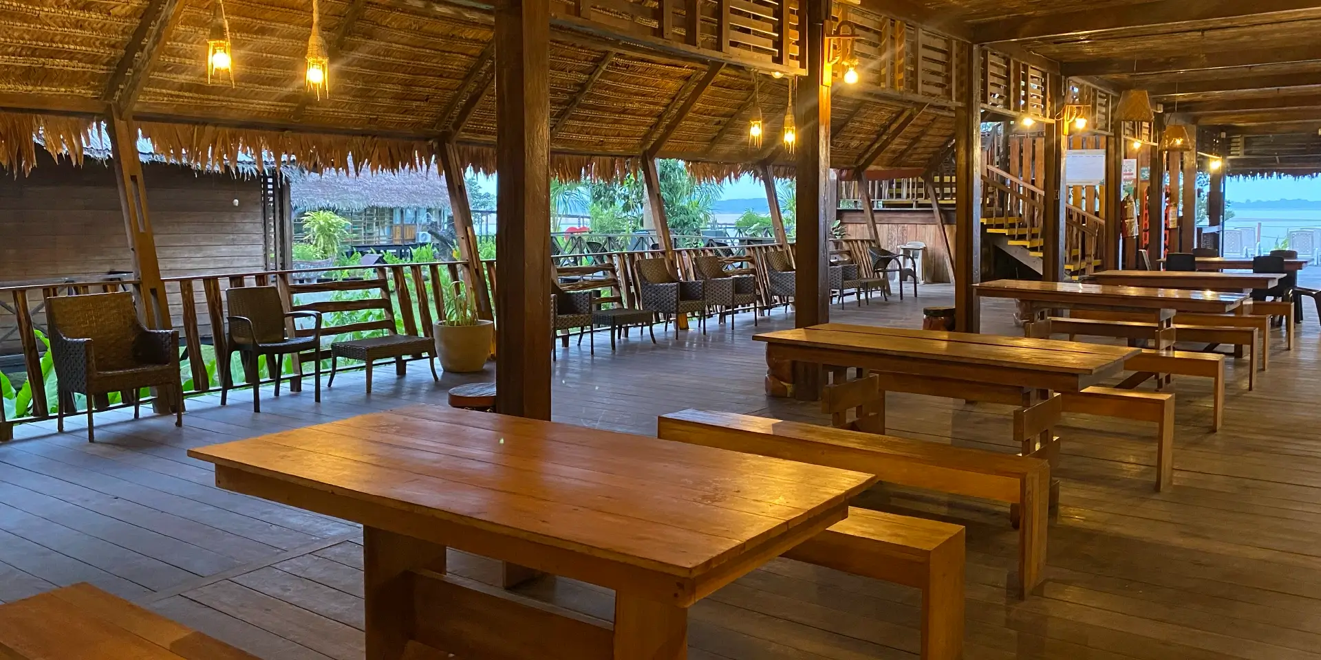 on-vacation-colombia-destino-amazonas-hotel-amazon-restaurante-ceiba